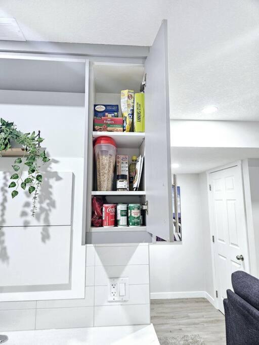 Cozy Suites In Calgary Area Balzac ภายนอก รูปภาพ