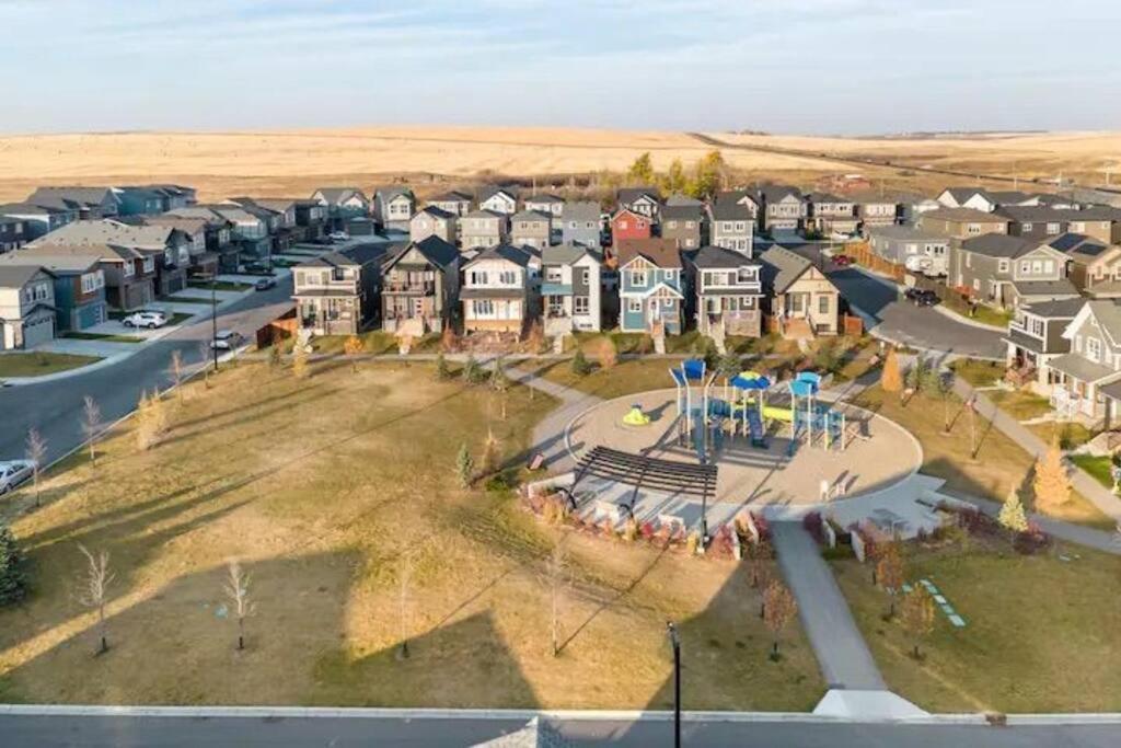 Cozy Suites In Calgary Area Balzac ภายนอก รูปภาพ
