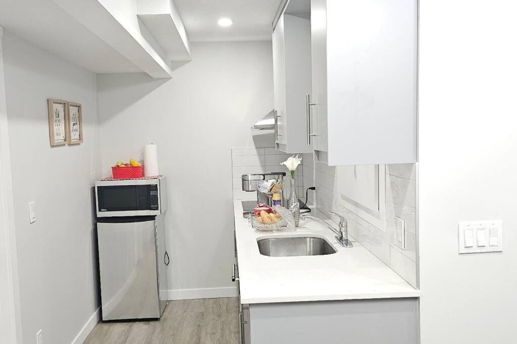 Cozy Suites In Calgary Area Balzac ภายนอก รูปภาพ