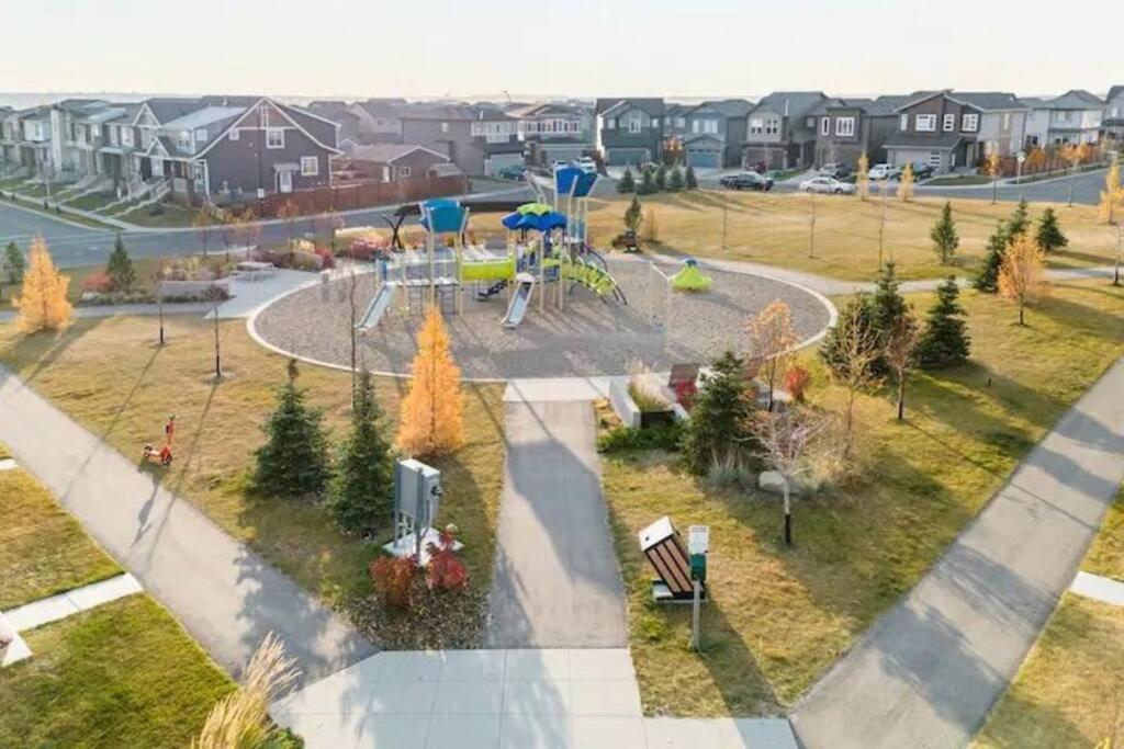 Cozy Suites In Calgary Area Balzac ภายนอก รูปภาพ