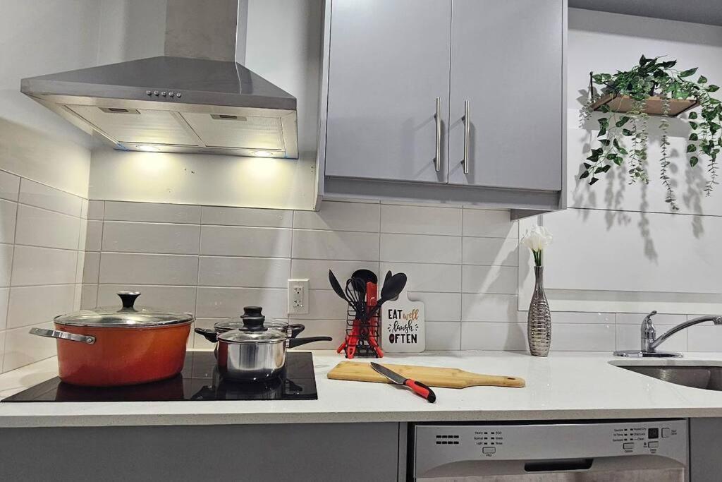 Cozy Suites In Calgary Area Balzac ภายนอก รูปภาพ