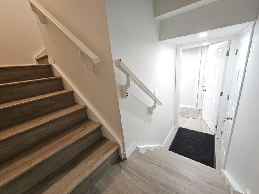 Cozy Suites In Calgary Area Balzac ภายนอก รูปภาพ